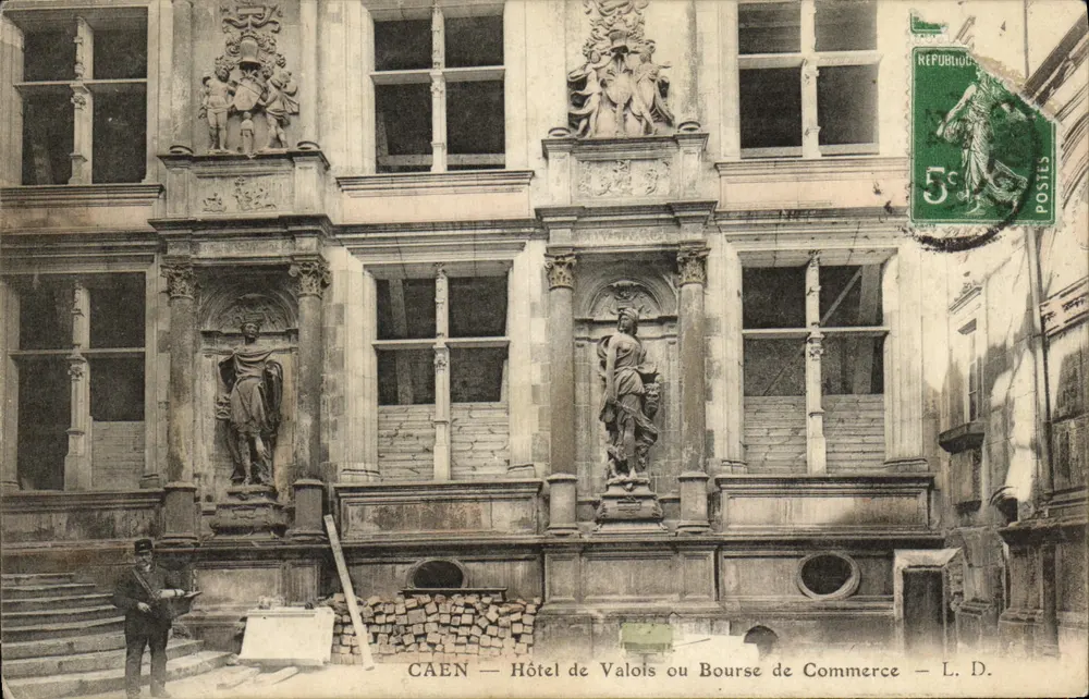 CAEN — Hotel de Valois oder Bourse de Commerce — L. D. - Vorderseite