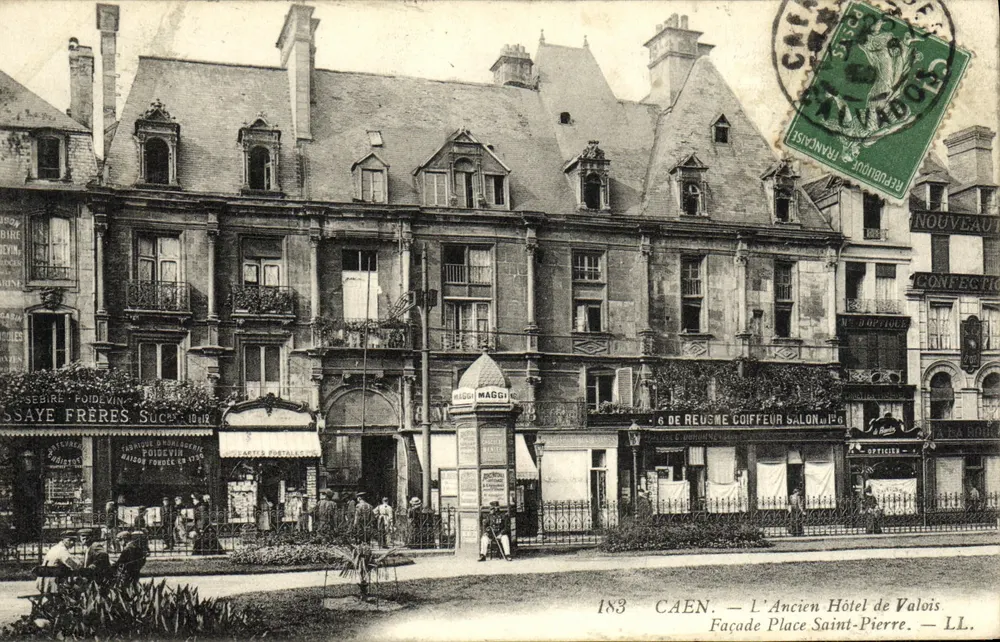 Caen — Das alte Hotel de Valois, Fassade der Place Saint-Pierre — LL, n°183 - Vorderseite