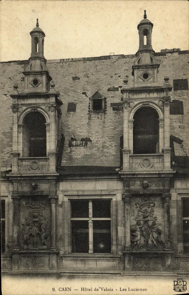 Caen — Hôtel de Valois — Les Lucarnes - Vorderseite