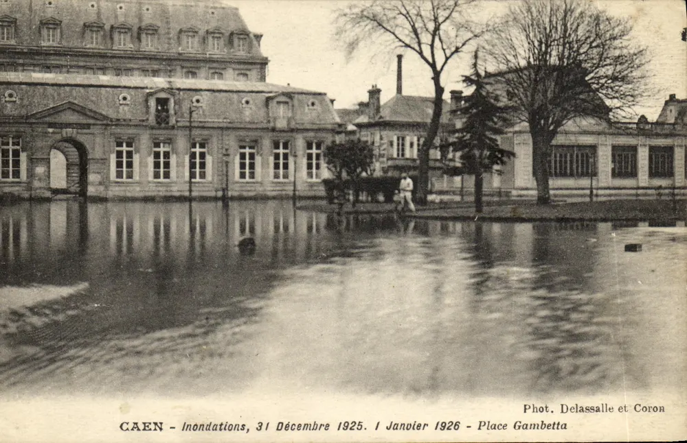 CAEN — Überschwemmungen, 31. Dezember 1925. 1. Januar 1926 — Place Gambetta — Foto von Delassalle et Coron - Vorderseite