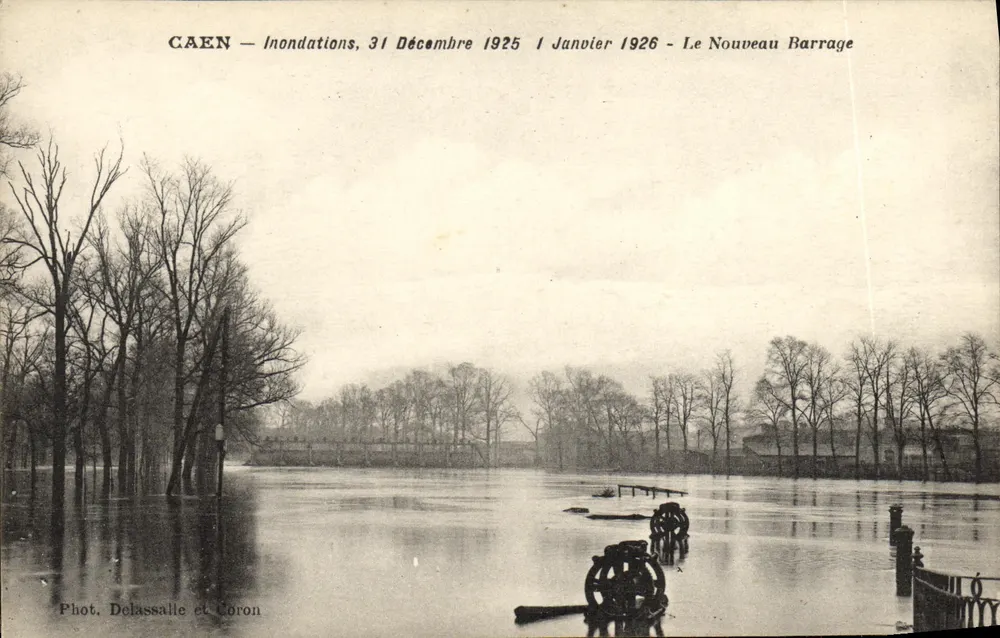 CAEN — Überschwemmungen, 31. Dezember 1925 / 1. Januar 1926 — Der Neue Staudamm — Fot. Delassalle et Coron - Vorderseite