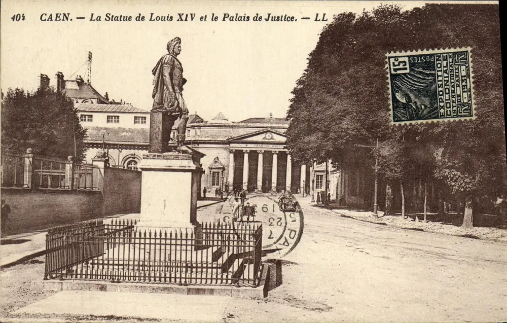 Caen — Die Statue von Ludwig XIV und das Palais de Justice — LL - Vorderseite