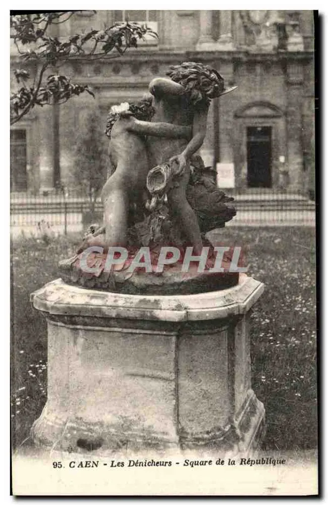 Caen - Os Descobridores - Praça da República - Frente