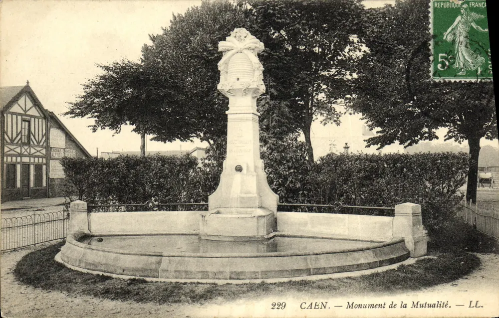 Caen — Monumento da Mutualidade — LL. n°229 - Frente