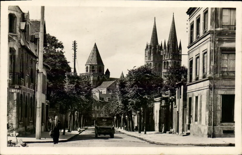 Caen — Abtei der Männer, gesehen von der Place Saint-Martin — CAP - Vorderseite