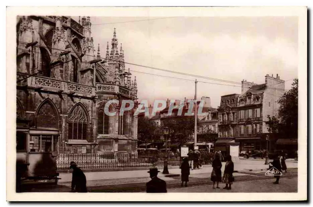 Plaats en Kerk van Sint-Pieter — Caen — Real-Photo - Voorkant
