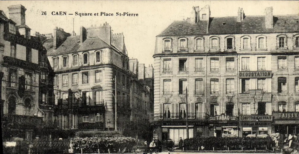 CAEN — Square e Place St-Pierre — Editor não identificado, n° 26 - Frente