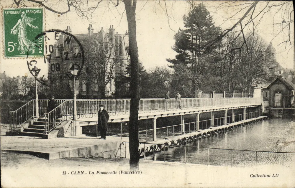 CAEN - La Passerelle (Vaucelles) — pont métallique sur un canal, éditeur inconnu, n°13 - Frente