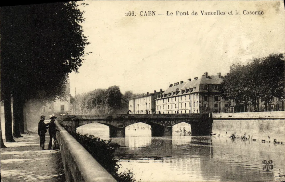 CAEN — Le Pont de Vaucelles und die Caserne — anonymer Verlag, Nr. 266 - Vorderseite