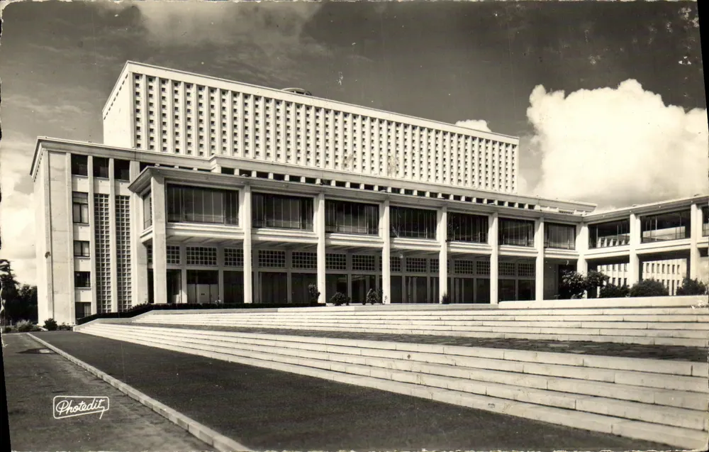A Nova Universidade de Caen — Photodit, série 1/24 - Frente