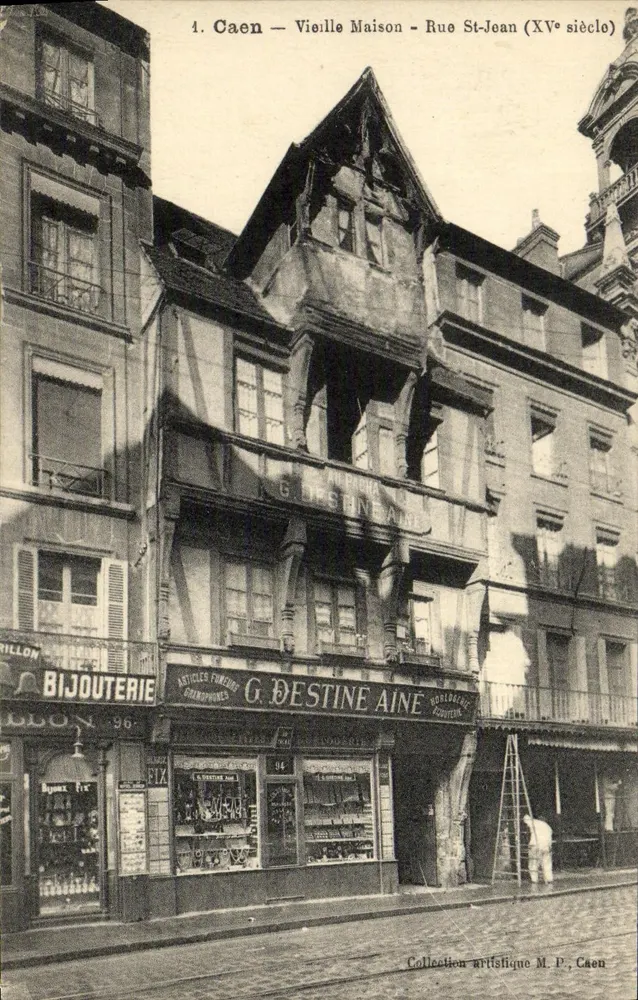 Caen — Altes Haus — Rue St-Jean (15. Jahrhundert) - Vorderseite