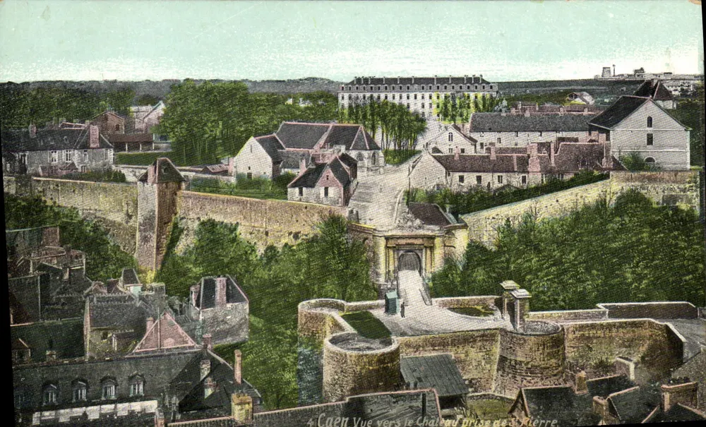 Caen — Blick zum Schloss von Saint-Pierre — Aqua Photo - Vorderseite