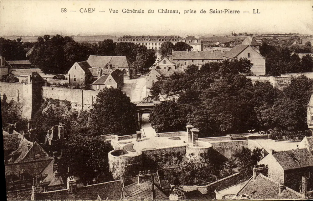 Caen — Allgemeiner Blick auf den Schloss, aufgenommen von Saint-Pierre — LL - Vorderseite