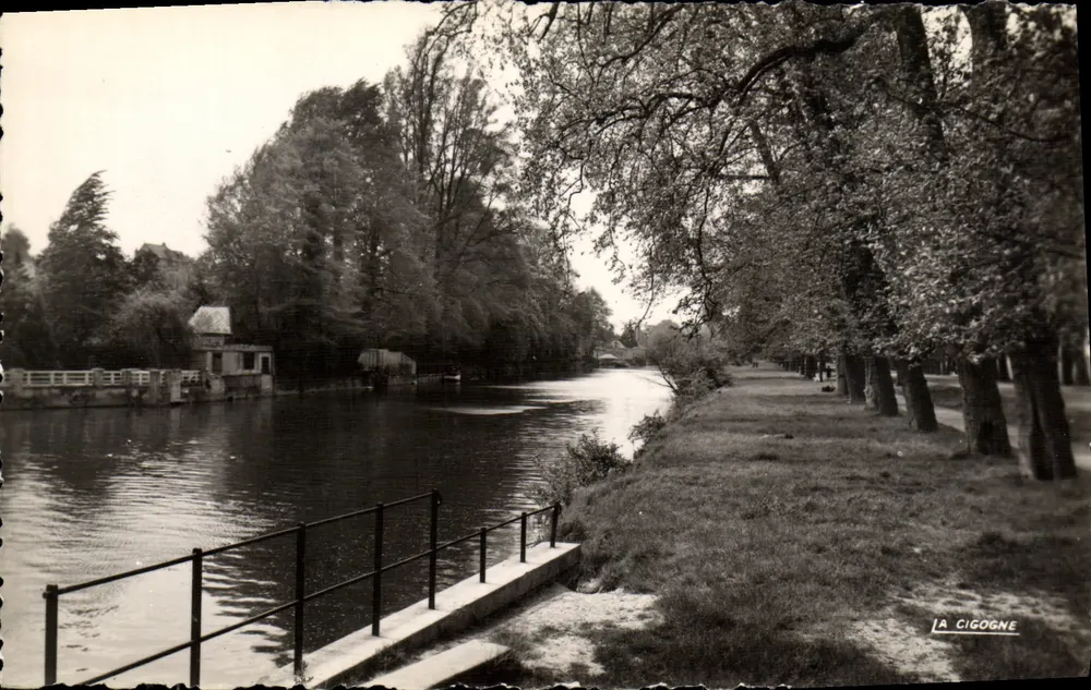 Vista do rio Orne em Caen — Calvados — editor La Cigogne - Frente