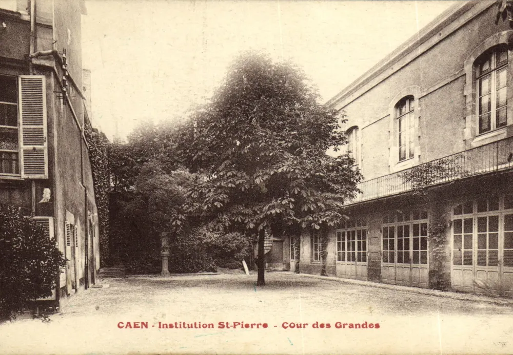 CAEN - Institution St-Pierre - Cour des Grandes - Vorderseite