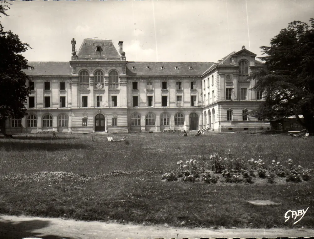 Escola Normal de Institutoras — Caen (Calvados) — Saby - Frente