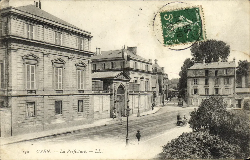 Caen — A Prefeitura — LL. - Frente