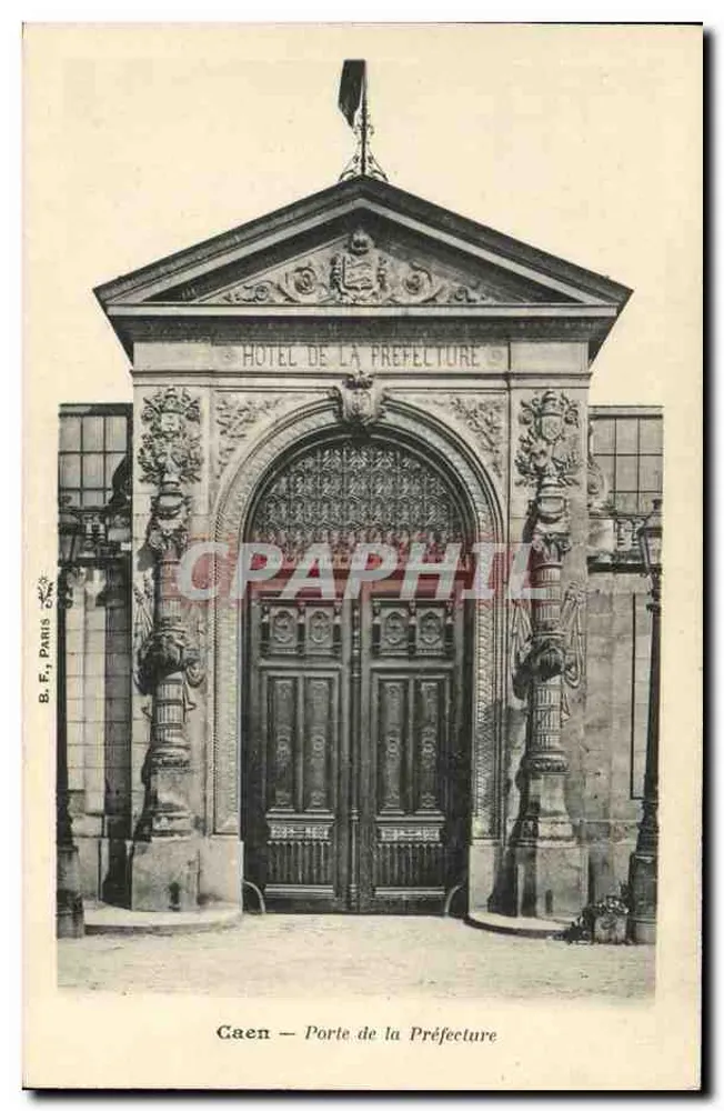 Caen — Porta da Prefeitura — B. F. Paris - Frente