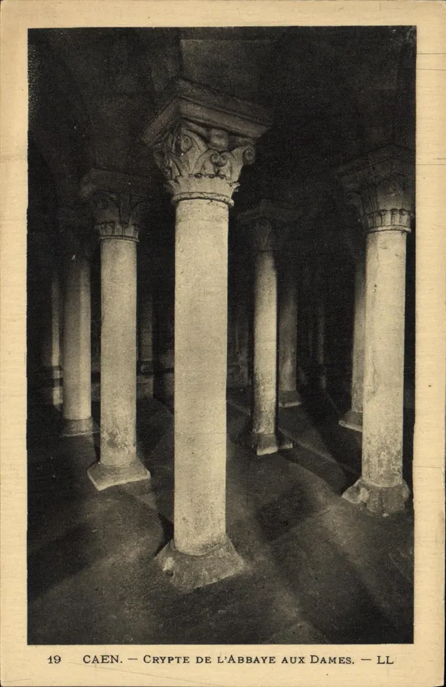 Caen — Cripta da Abadia das Damas — LL - Frente
