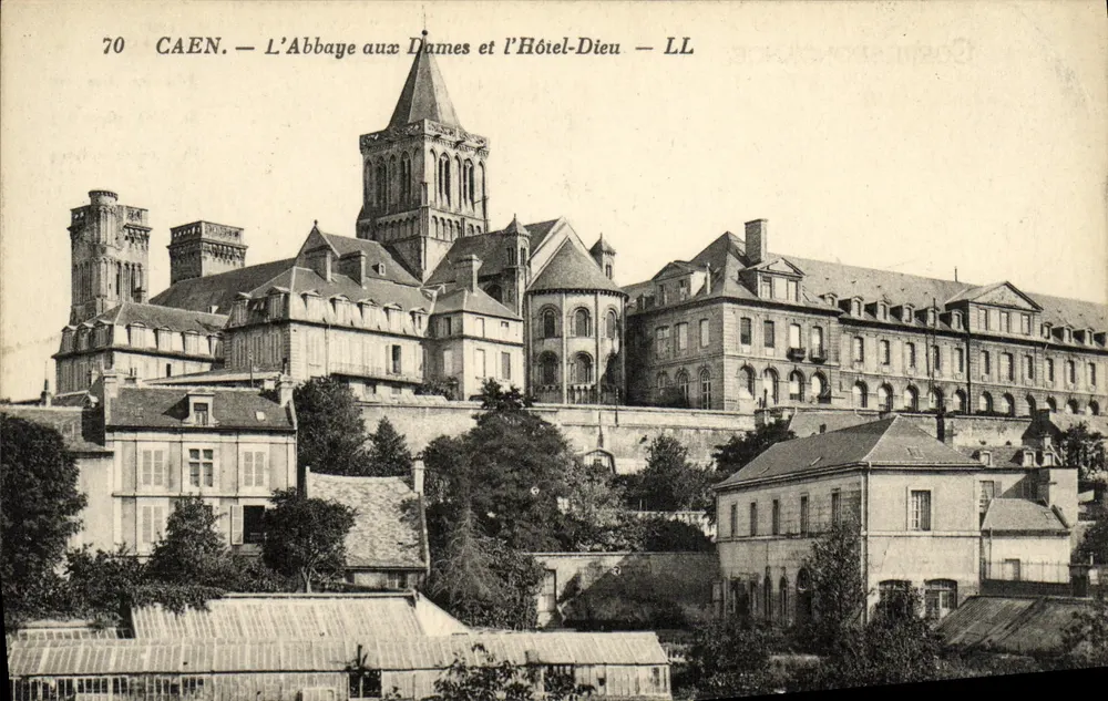 Caen — Das Damenstift und das Hôtel-Dieu — LL - Vorderseite