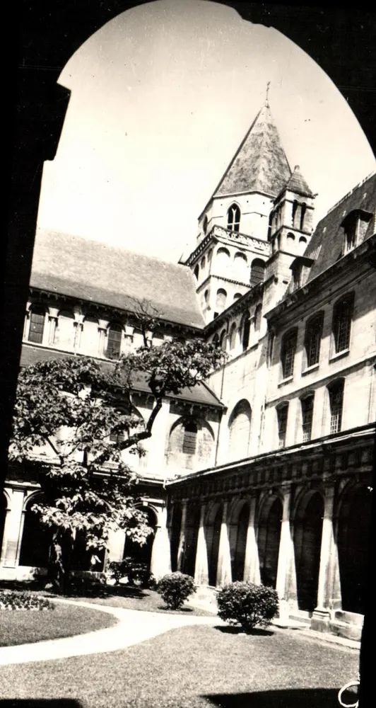 Cloister da Abadia dos Homens — Caen (Calvados) — Edições Gaby, Nantes - Frente