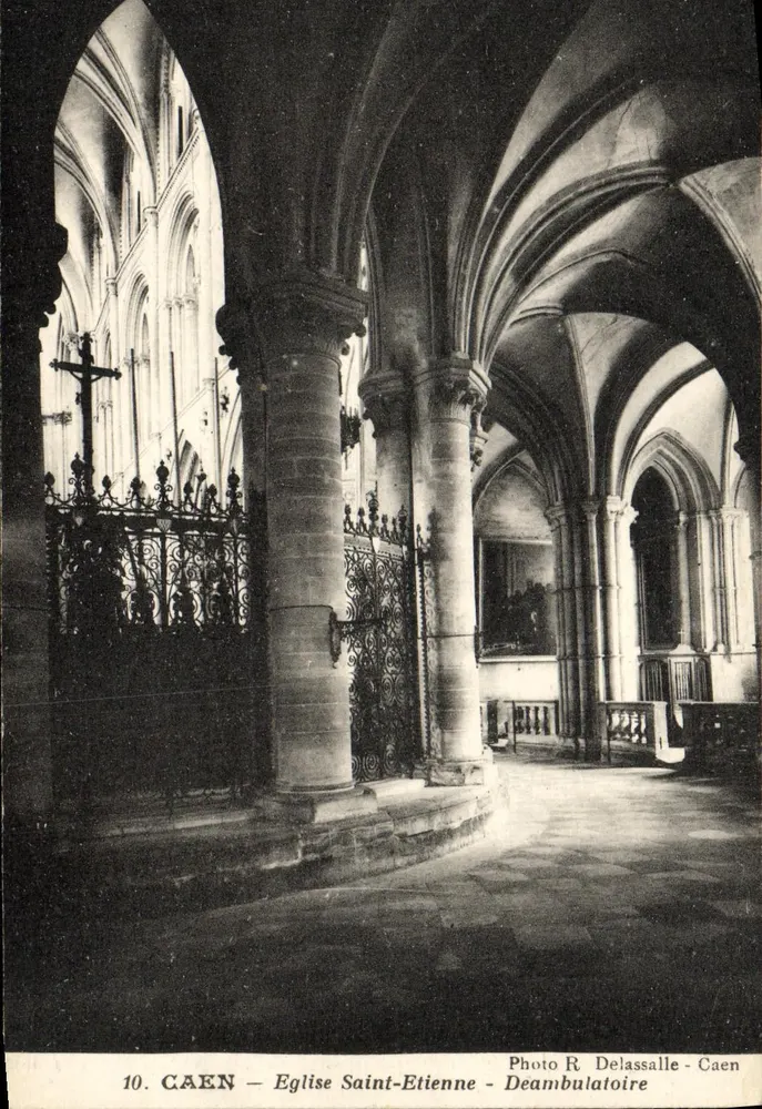 Caen — Kirche Saint-Étienne — Ambulatorium - Vorderseite