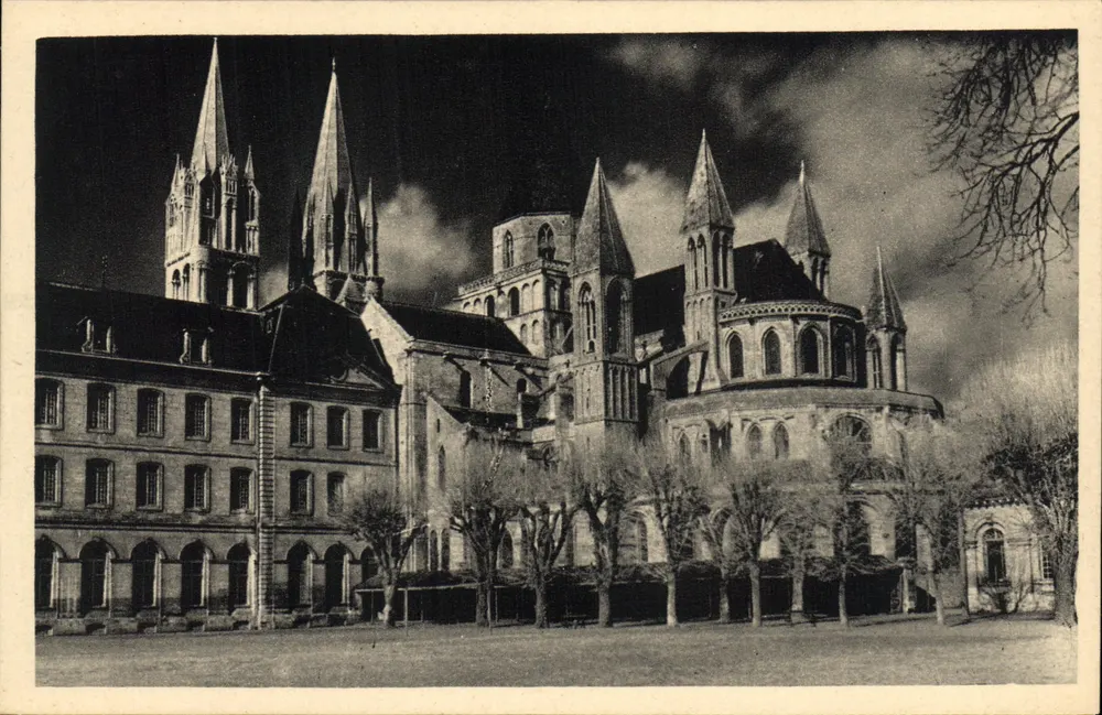 Caen — Lycée Malherbe (antiga Abadia dos Homens) — A Abside - Frente