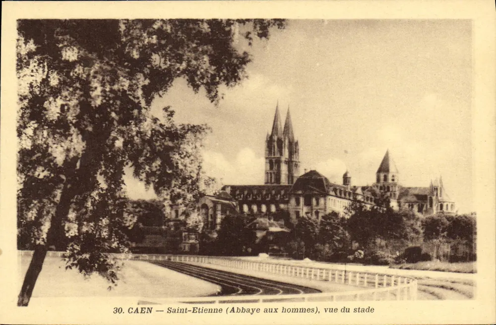 CAEN — Saint-Etienne (Abbaye aux hommes), Ansicht des Stadions - Vorderseite