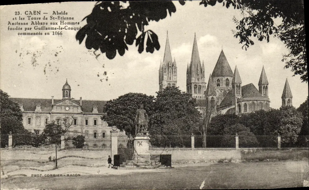 Caen — Apse und Türme von St-Étienne, ehemalige Abtei der Männer, gegründet von Wilhelm dem Eroberer, begonnen 1066 — Phot. Combier-Macon, n°23 - Vorderseite