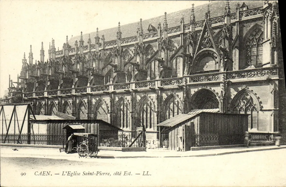Caen — A Igreja de São Pedro, lado Leste — LL. - Frente