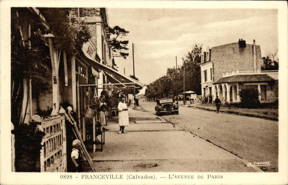 Franceville (Calvados) — Avenue de Paris — Die Gans - Vorderseite