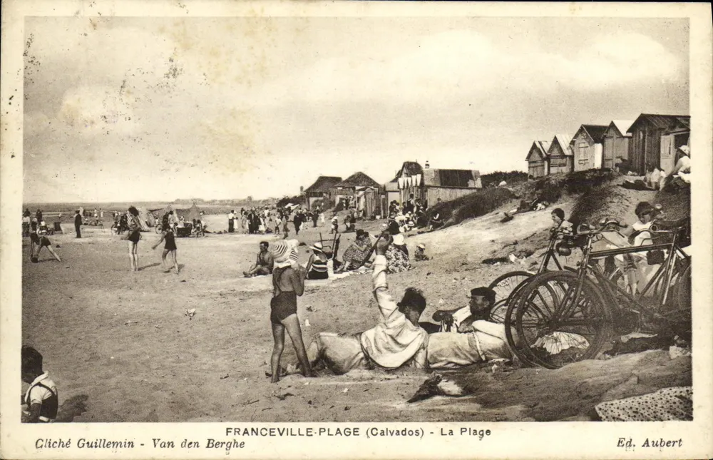 Franceville-Plage (Calvados) - Der Strand — Cliché Guillemin - Van den Berghe, Ed. Aubert - Vorderseite