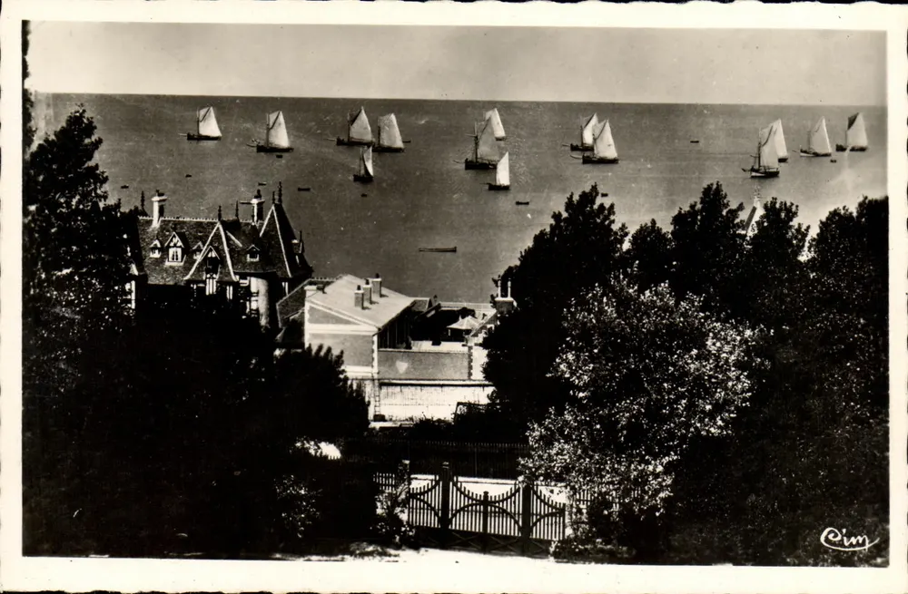Grandcamp-les-Bains (Calvados) — Panorama, Aussicht aufs Meer — Auslauf der Fischerboote — Cim - Vorderseite