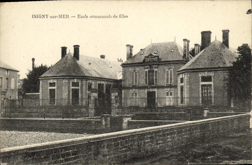 Isigny-sur-Mer — Escola Comunal de Meninas — M.T. imp. - Limoges - Frente