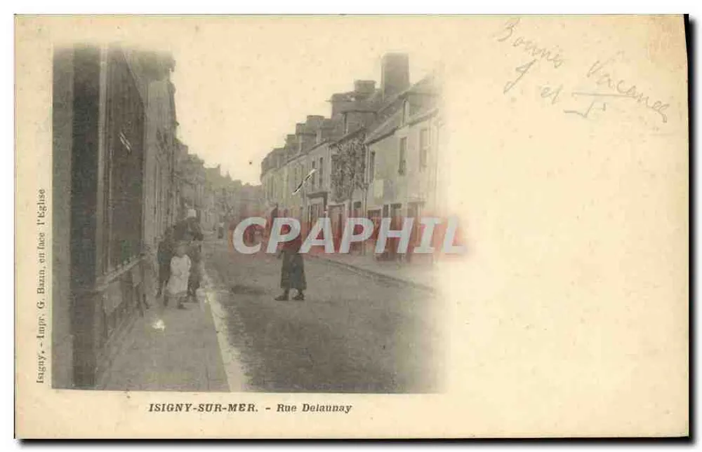 Isigny-sur-Mer - Rue Delaunay - vista tirada de frente para a Igreja - Frente