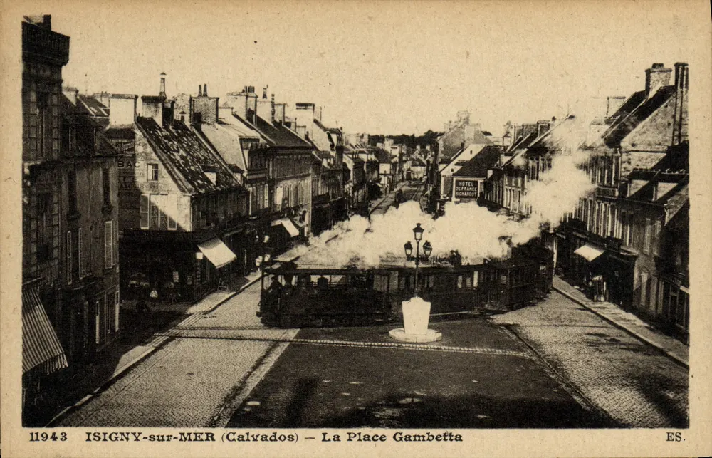 Isigny-sur-Mer (Calvados) — Place Gambetta — Verlag ES. - Vorderseite