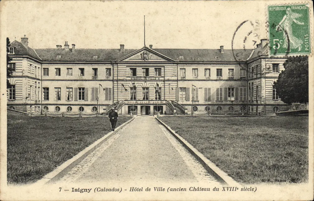 Isigny (Calvados) — Hotel de Ville (antigo Castelo do Século XVIII) — G. P. Paris - Frente