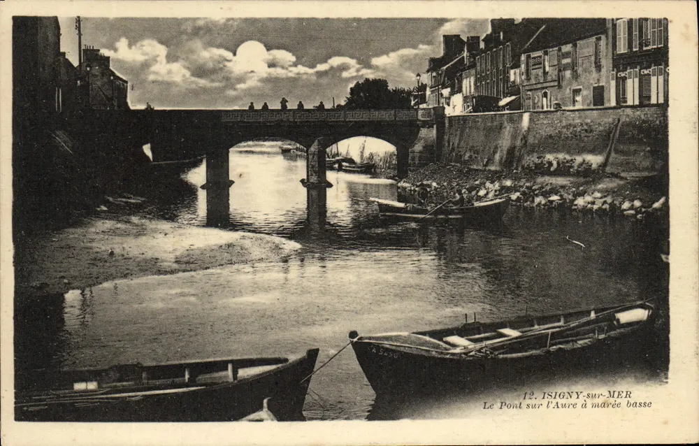 Isigny-sur-Mer — O Ponte sobre a Aure com maré baixa — editor Artaub, Nantes - Frente