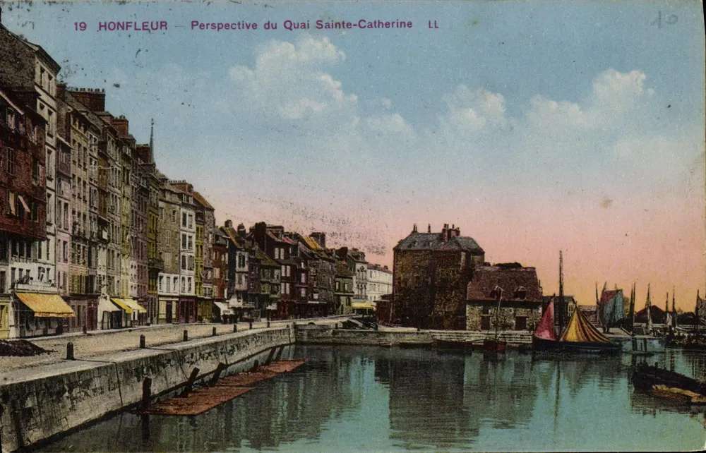 Honfleur — Perspectiva do Quai Sainte-Catherine — LL - Frente