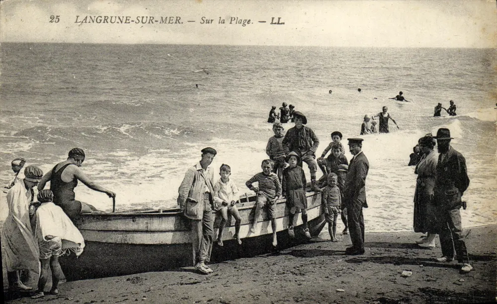 Langrune-sur-Mer — Na Praia — LL. - Frente