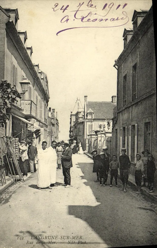 Langrune-sur-Mer — Rue de la Mer — ND Phot. - Frente