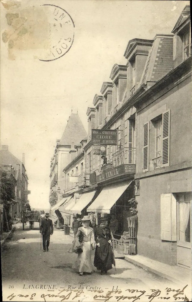 Langrune — Rue du Centre — LL - Frente