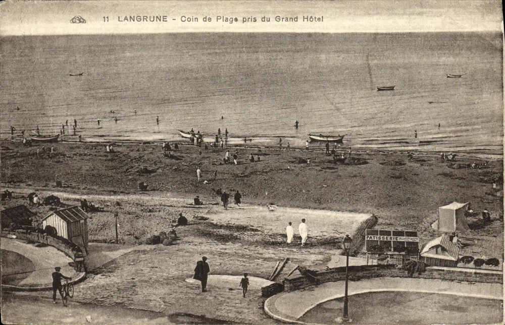 Langrune — Ecke der Strandpromenade vom Grand Hotel — 11, Verlag A. L. P. (A. Léon P. ?) oder A. Léon P. (A. Léon P. ?) — Nr. 11 - Vorderseite