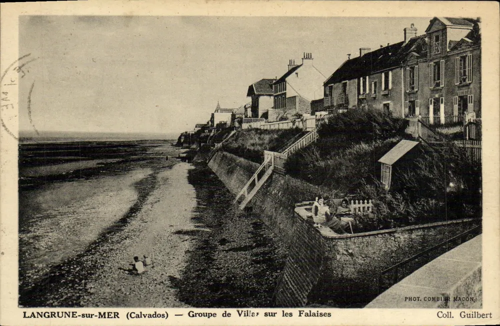 Langrune-sur-Mer (Calvados) — Gruppe von Villen auf den Klippen — Fot. Combier Macon, Coll. Guilbert - Vorderseite