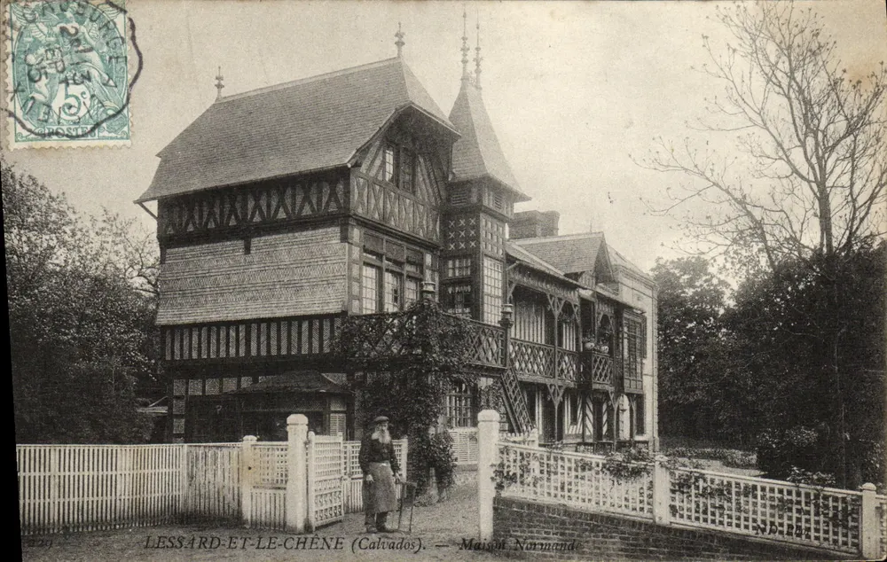 Lessard-et-le-Chêne (Calvados) — Casa Normanda - Frente
