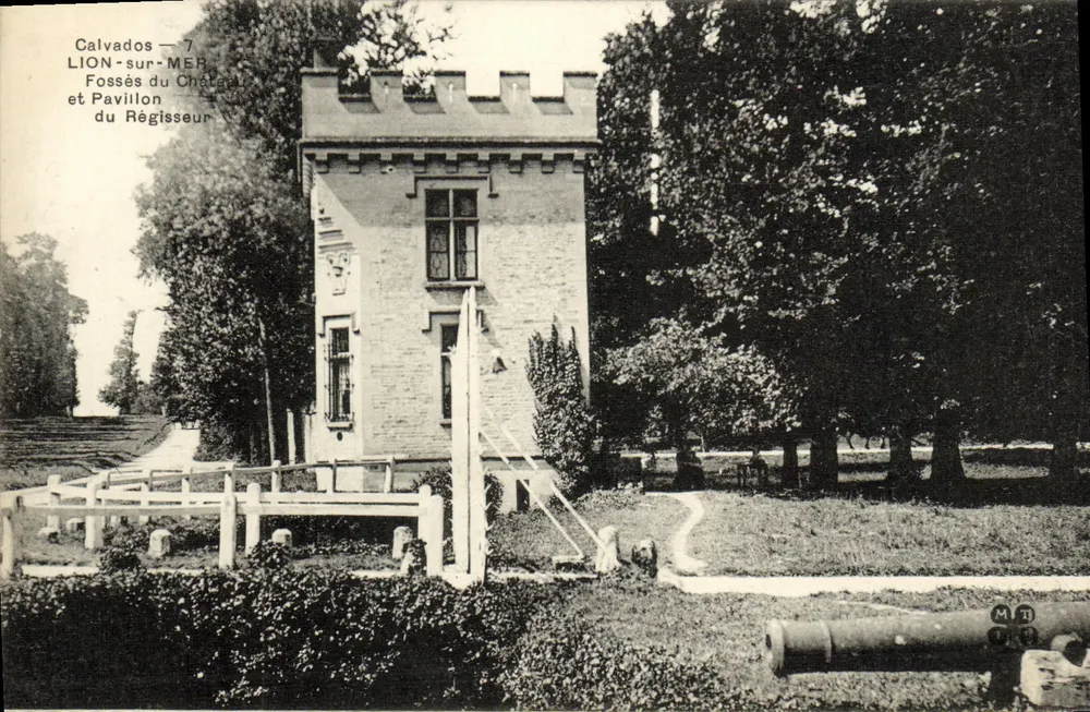 Lion-sur-Mer — Fossés du Château et Pavillon du Régisseur — Calvados - Vorderseite