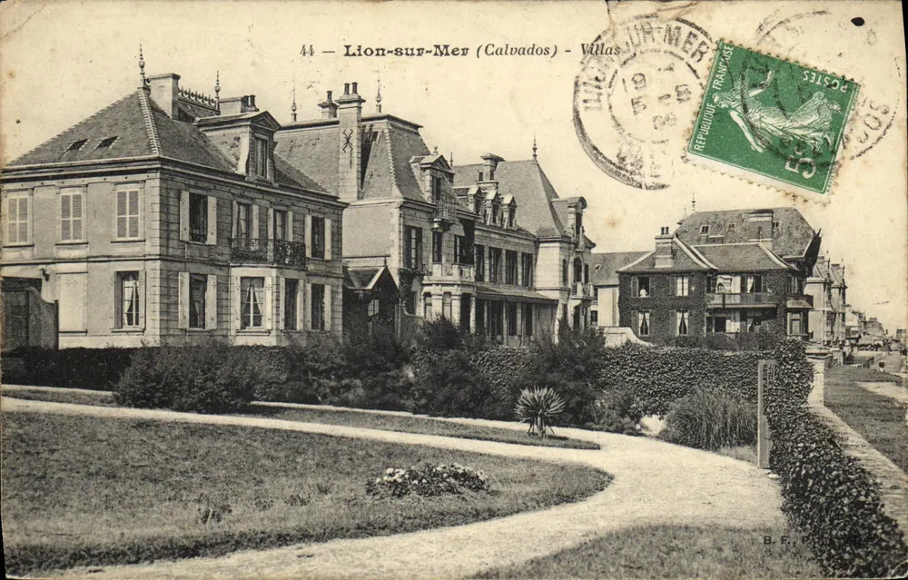 Lion-sur-Mer (Calvados) — Villas — B.F. Paris - Frente