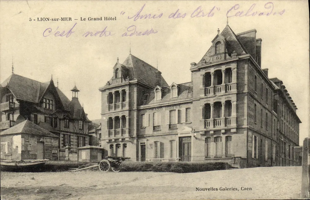 LION-sur-MER — O Grand Hotel — Nouvelles Galeries, Caen - Frente