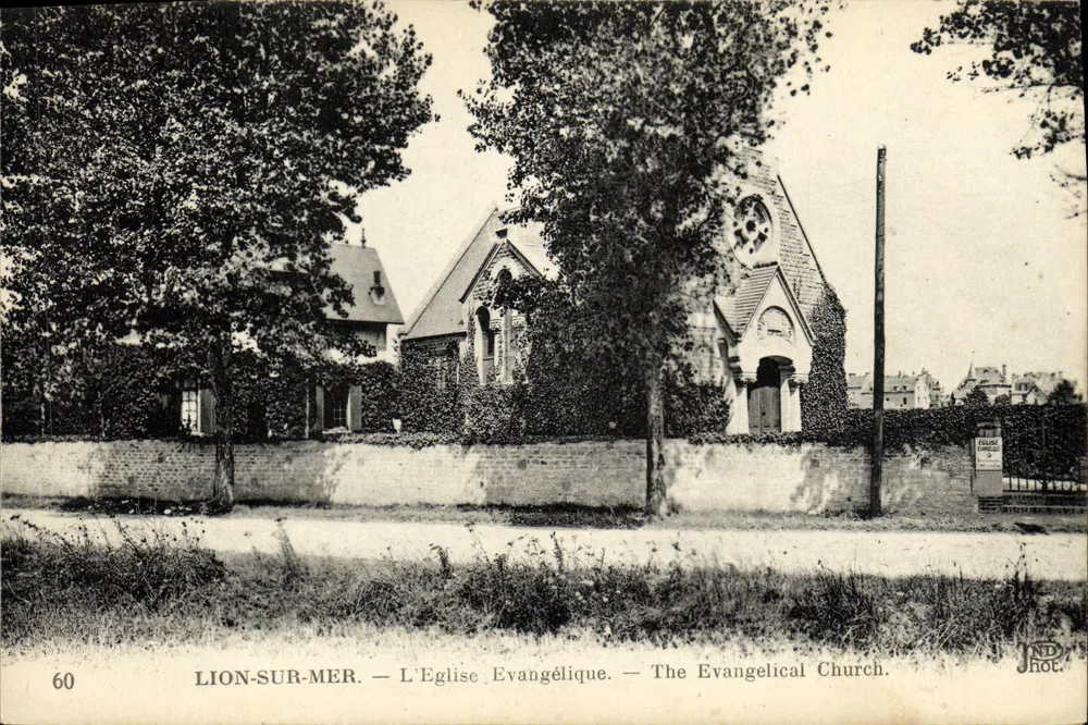 Lion-sur-Mer — Die evangelische Kirche — Ansicht der evangelischen Kirche - Vorderseite
