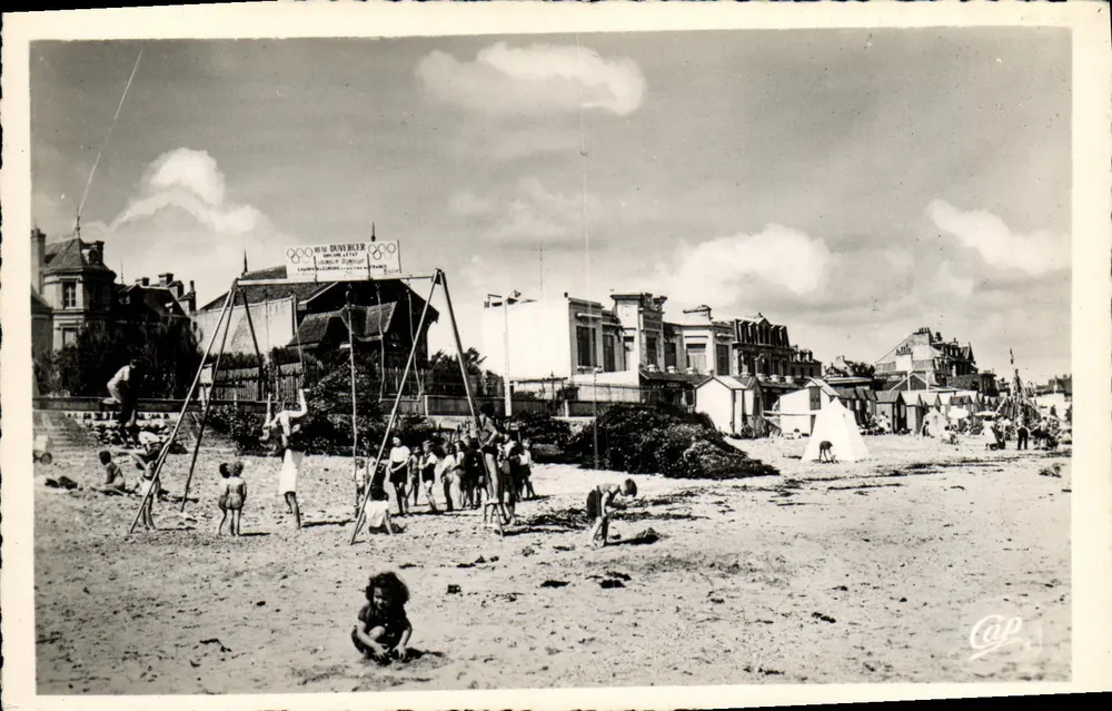 LION-sur-MER — Strand, Kinder-Spiele — C.A.P. (Serie 27) - Vorderseite